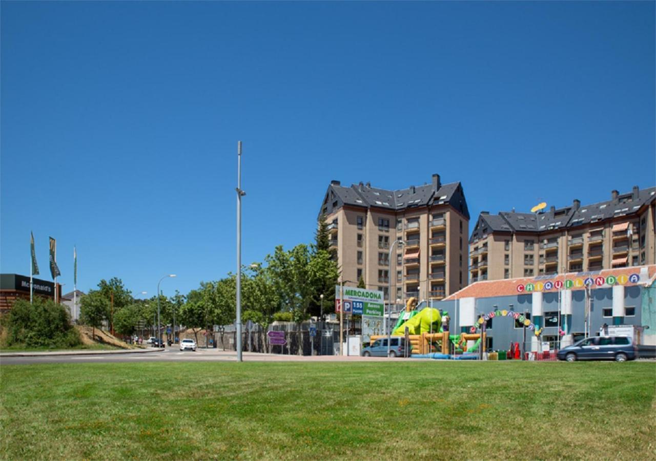 Apartamento Jaca Apartment Luaran gambar